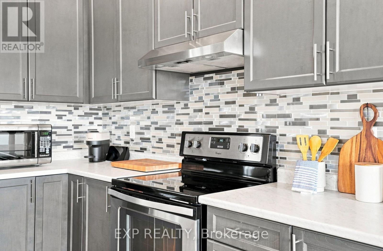128 Chessington Avenue, East Gwillimbury, Ontario  L9N 0R6 - Photo 9 - N13748500