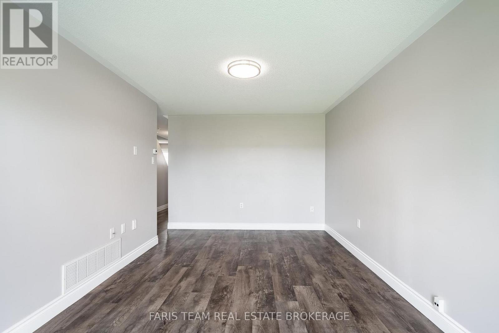 12 Arthur Avenue, Barrie, Ontario  L4M 6H3 - Photo 13 - S13748468