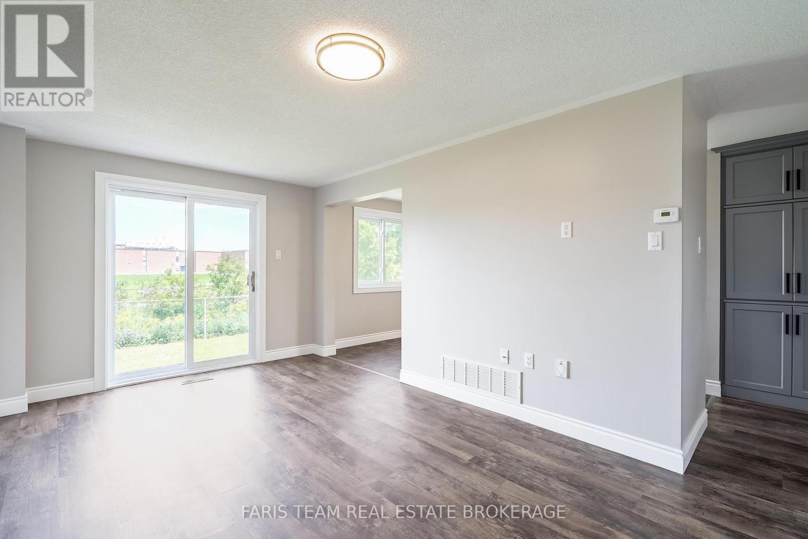12 Arthur Avenue, Barrie, Ontario  L4M 6H3 - Photo 14 - S13748468