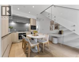 150 W WOODSTOCK AVENUE, Vancouver, British Columbia