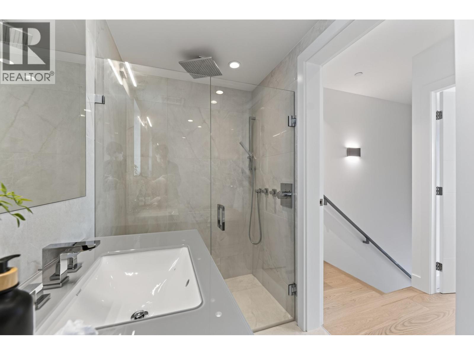 150 W Woodstock Avenue, Vancouver, British Columbia V5Y 0N1 - Photo 28 - R3160286