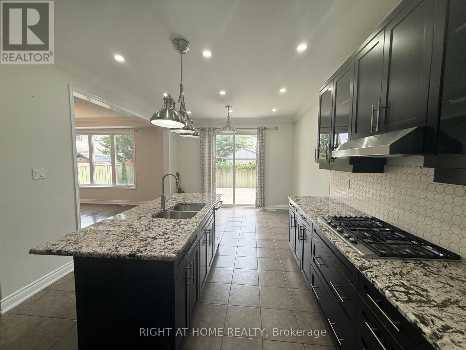 970 Farmstead Drive, Milton, Ontario  L9T 8J1 - Photo 11 - W13748494