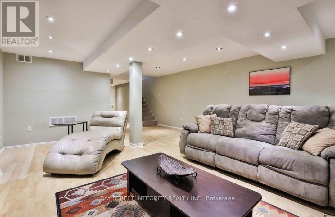 2054 Glenhampton Road, Oakville, Ontario  L6M 3T9 - Photo 12 - W13748524