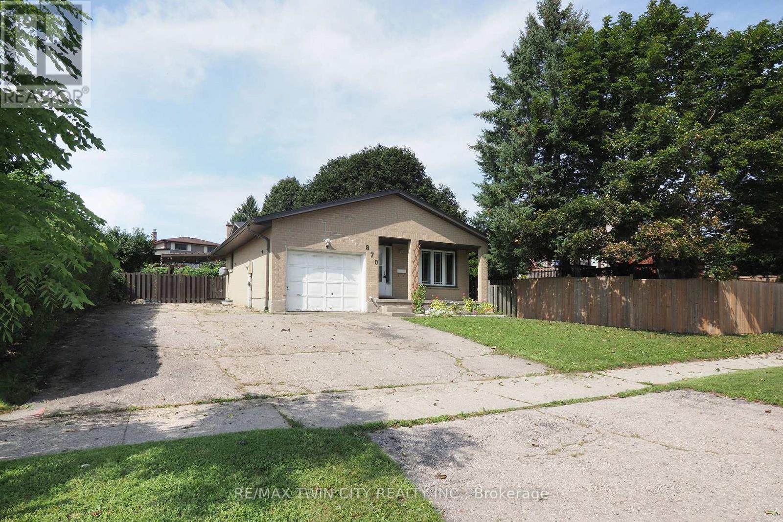870 STRASBURG ROAD, Kitchener, Ontario