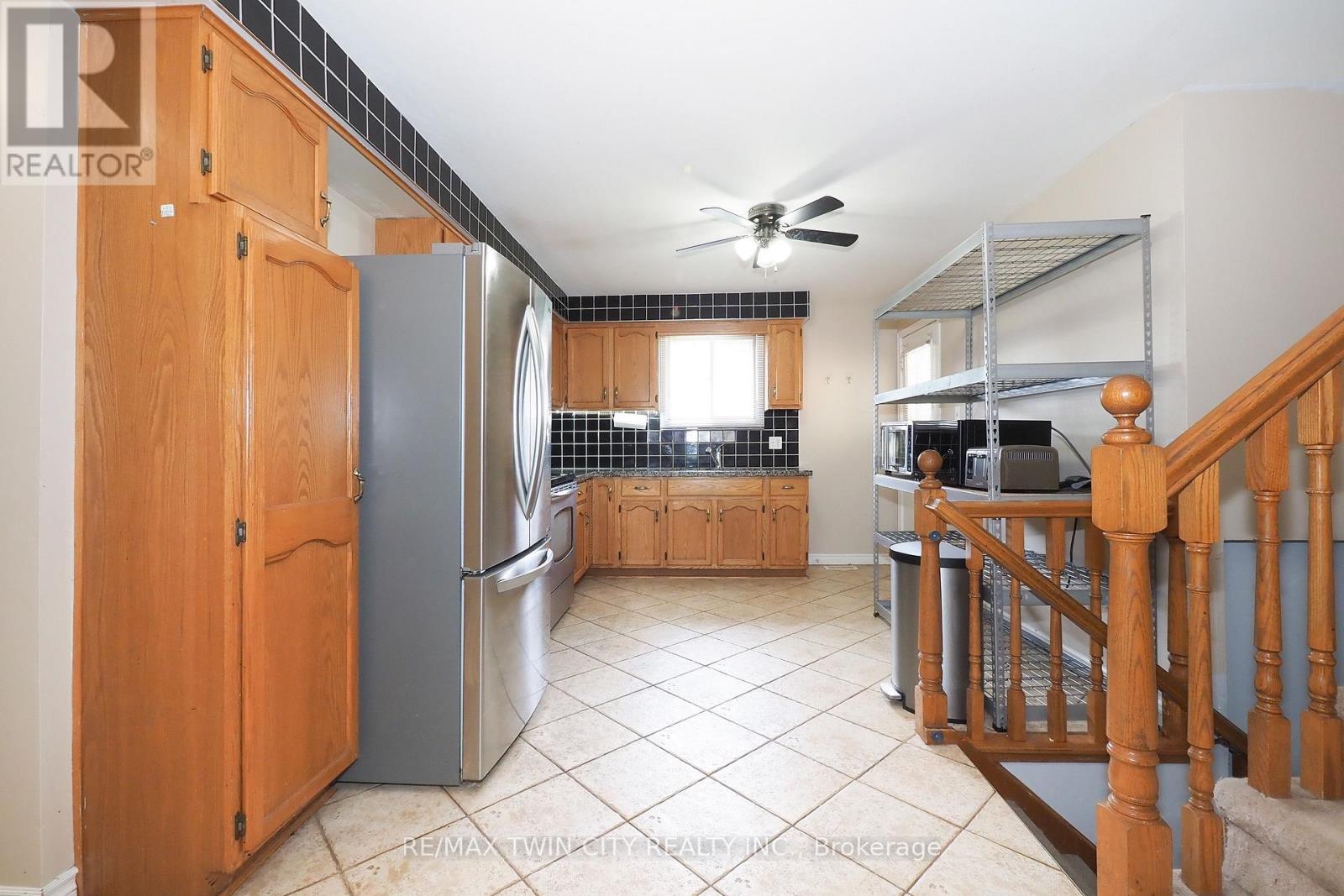 870 Strasburg Road, Kitchener, Ontario  N2E 2K4 - Photo 12 - X13748458