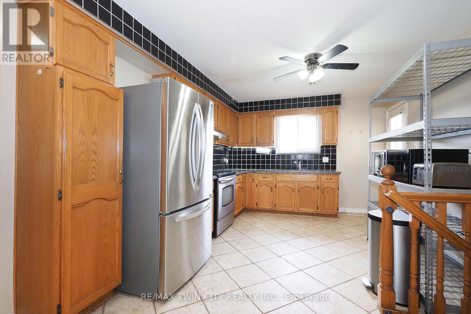 870 Strasburg Road, Kitchener, Ontario  N2E 2K4 - Photo 13 - X13748458