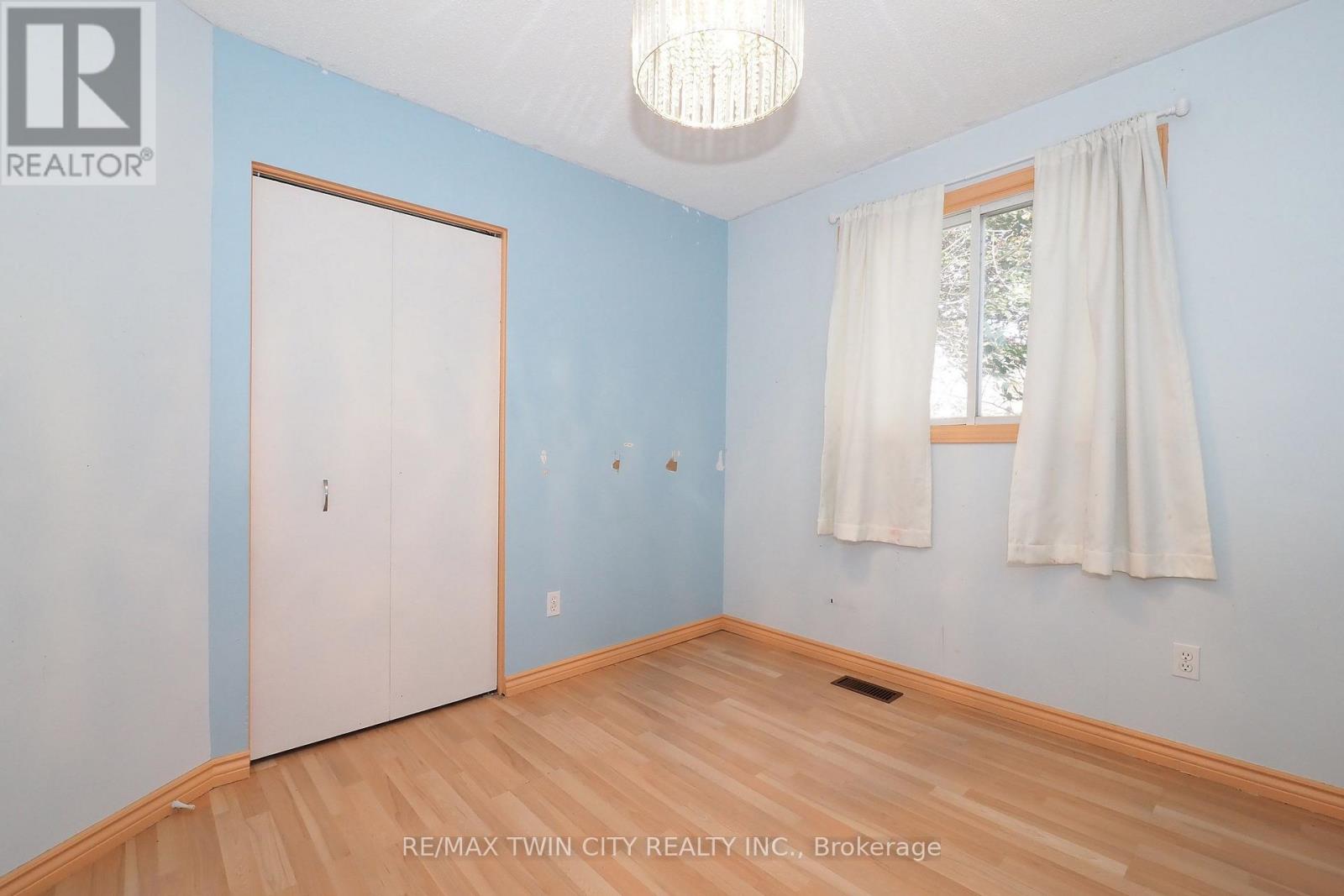 870 Strasburg Road, Kitchener, Ontario  N2E 2K4 - Photo 23 - X13748458