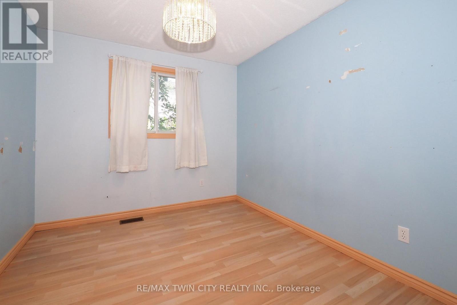 870 Strasburg Road, Kitchener, Ontario  N2E 2K4 - Photo 24 - X13748458