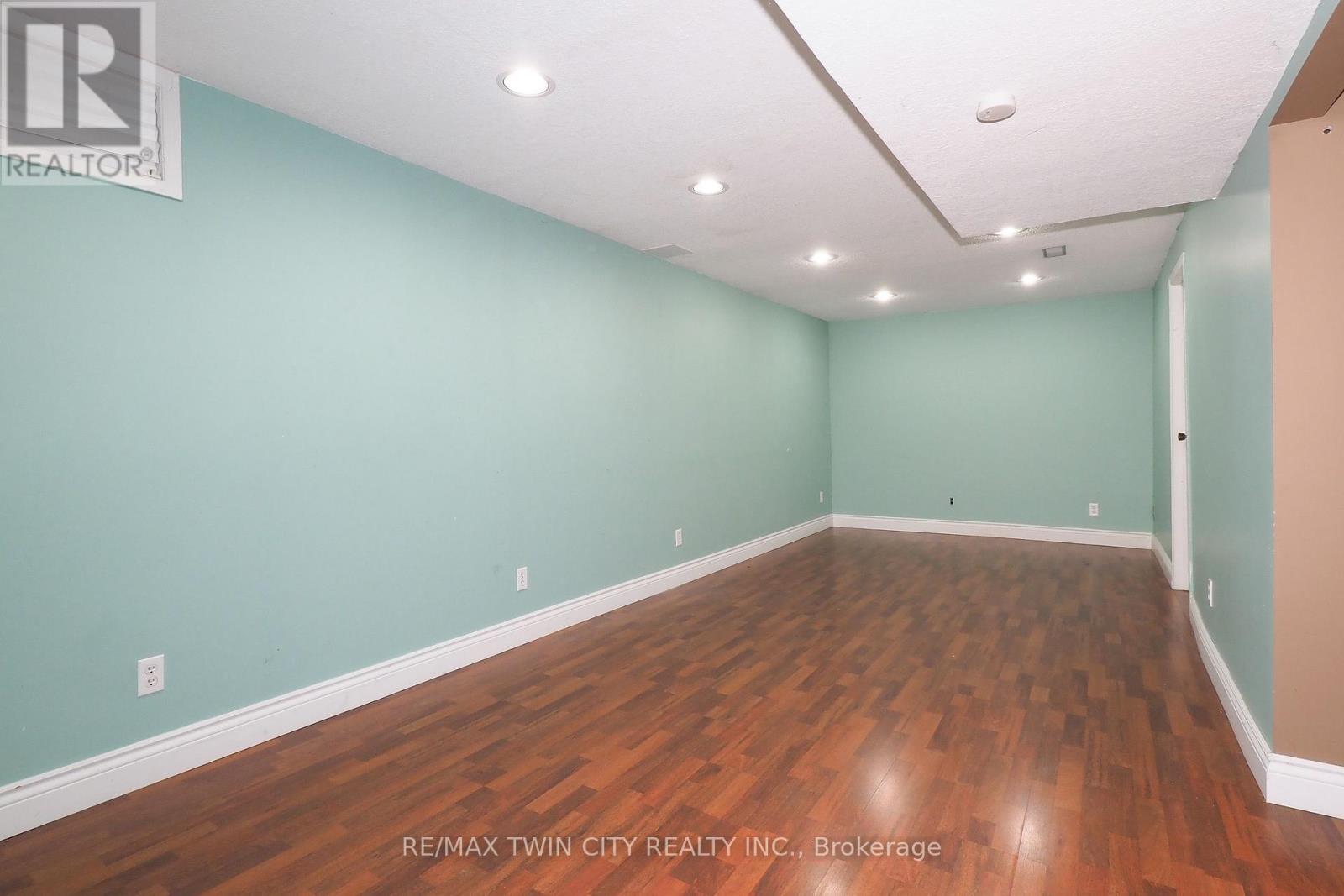 870 Strasburg Road, Kitchener, Ontario  N2E 2K4 - Photo 36 - X13748458