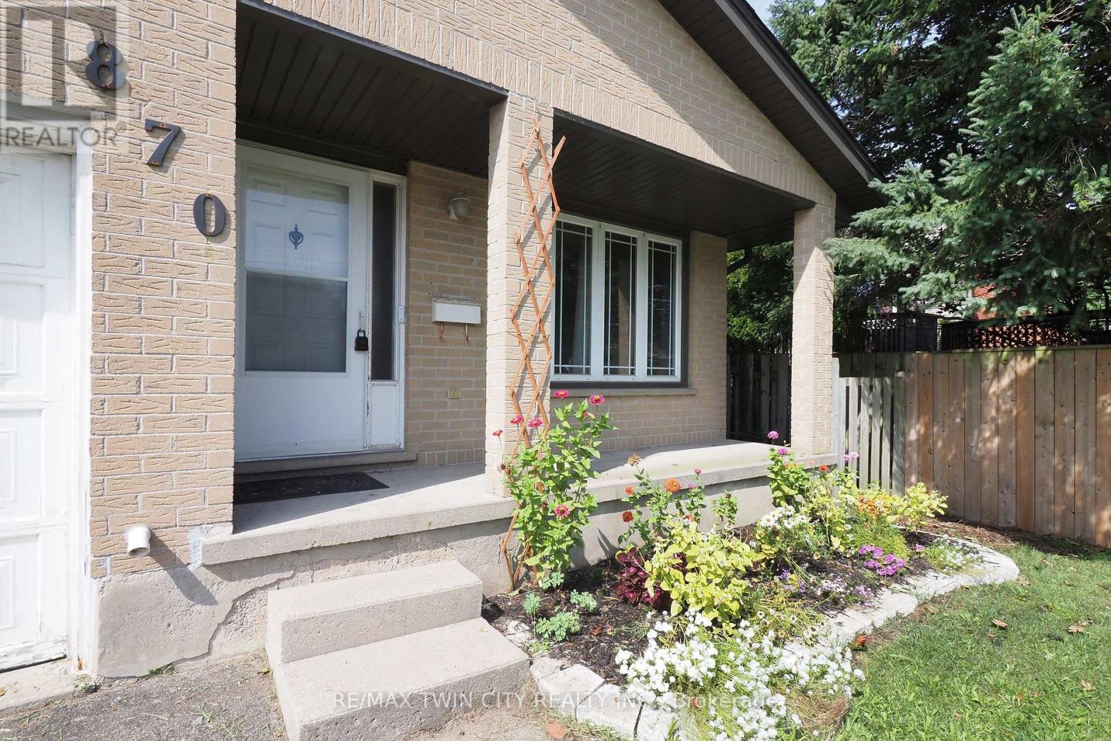 870 Strasburg Road, Kitchener, Ontario  N2E 2K4 - Photo 4 - X13748458