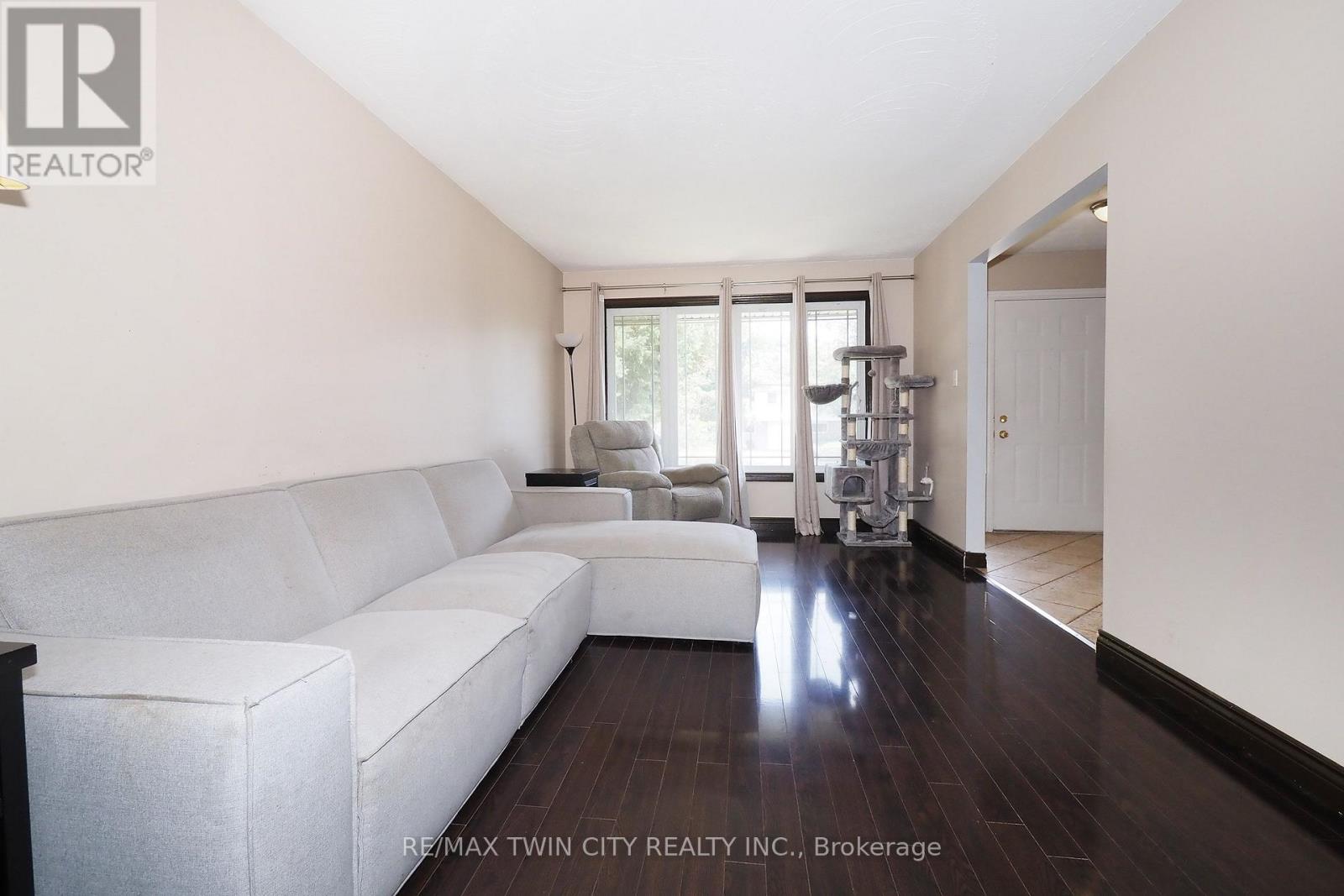 870 Strasburg Road, Kitchener, Ontario  N2E 2K4 - Photo 7 - X13748458
