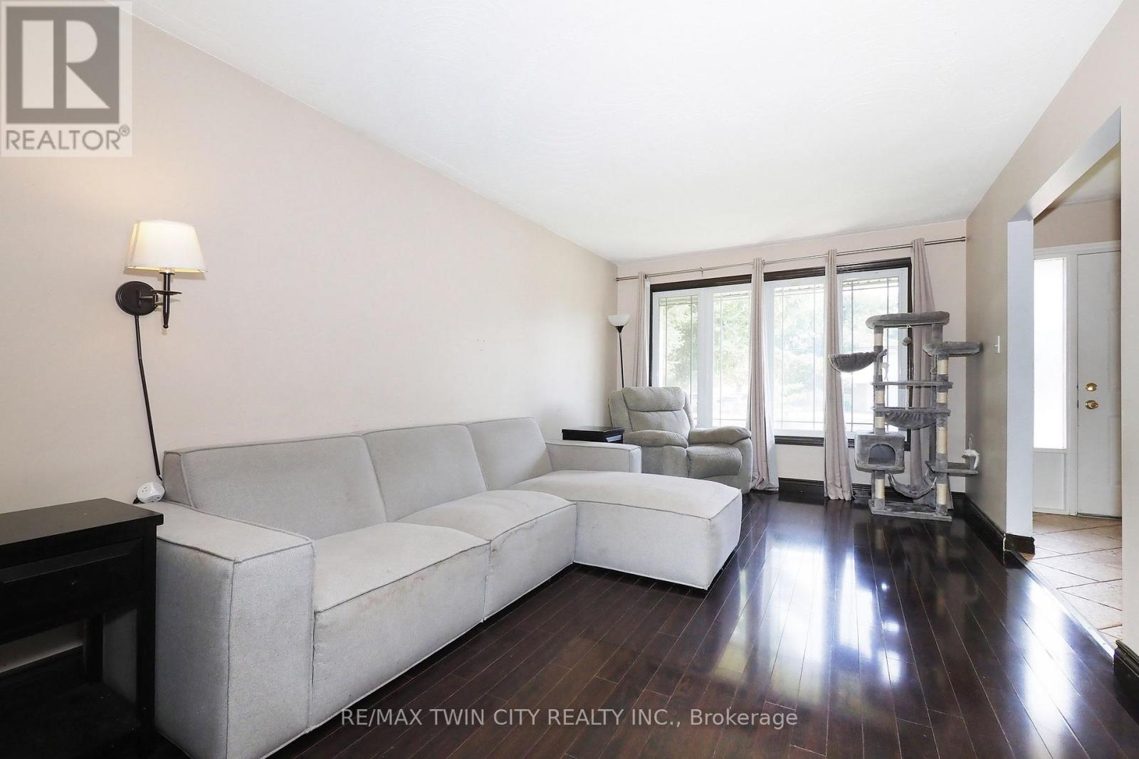 870 Strasburg Road, Kitchener, Ontario  N2E 2K4 - Photo 8 - X13748458