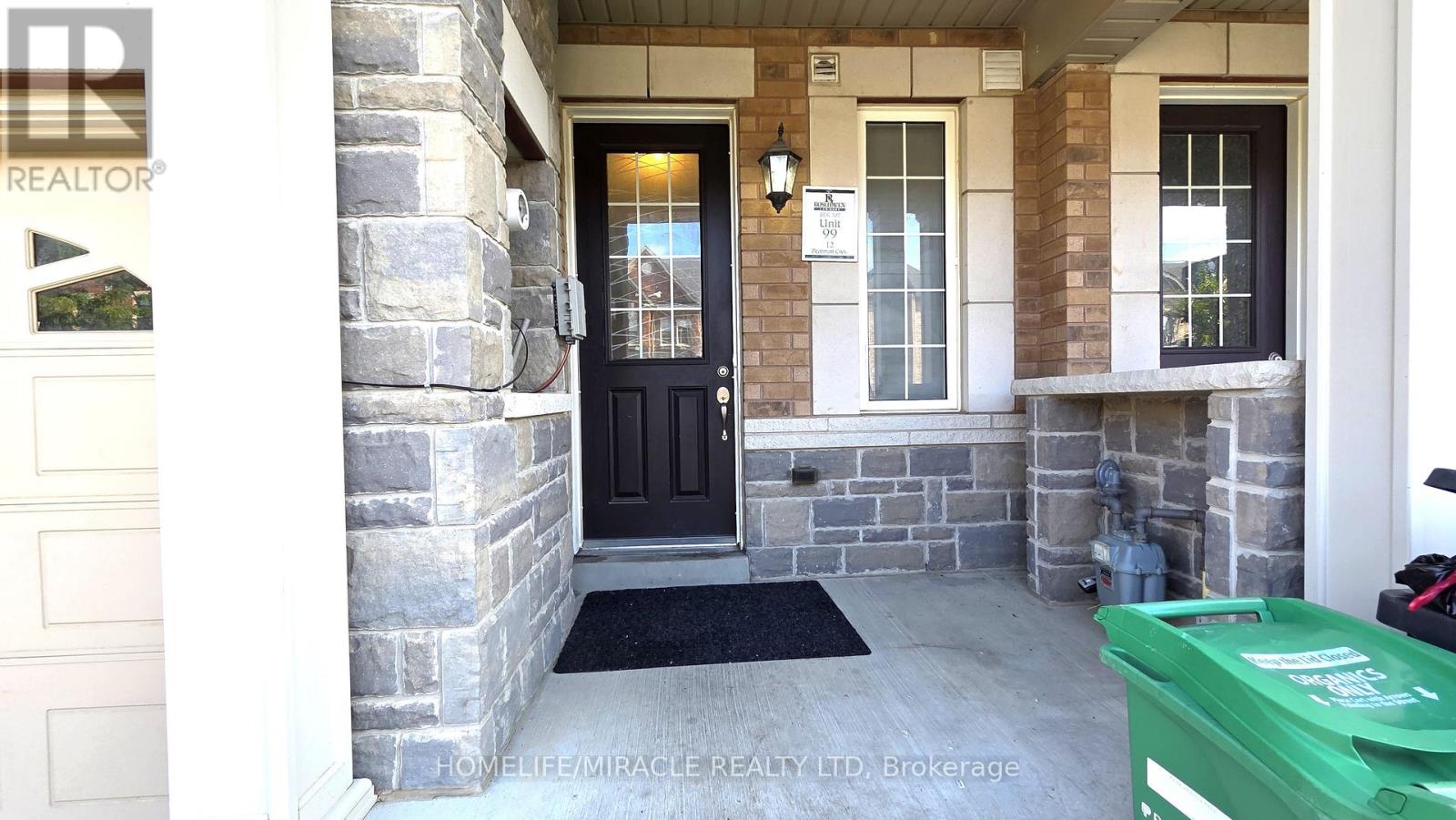 12 Pearman Crescent, Brampton, Ontario L7A 4V8 - Photo 2 - W13631588