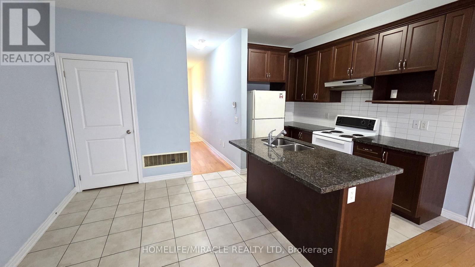 12 Pearman Crescent, Brampton, Ontario L7A 4V8 - Photo 8 - W13631588