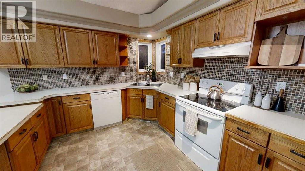 42 Mt Backus Crescent W, Lethbridge, Alberta  T1K 6P6 - Photo 7 - A2343009