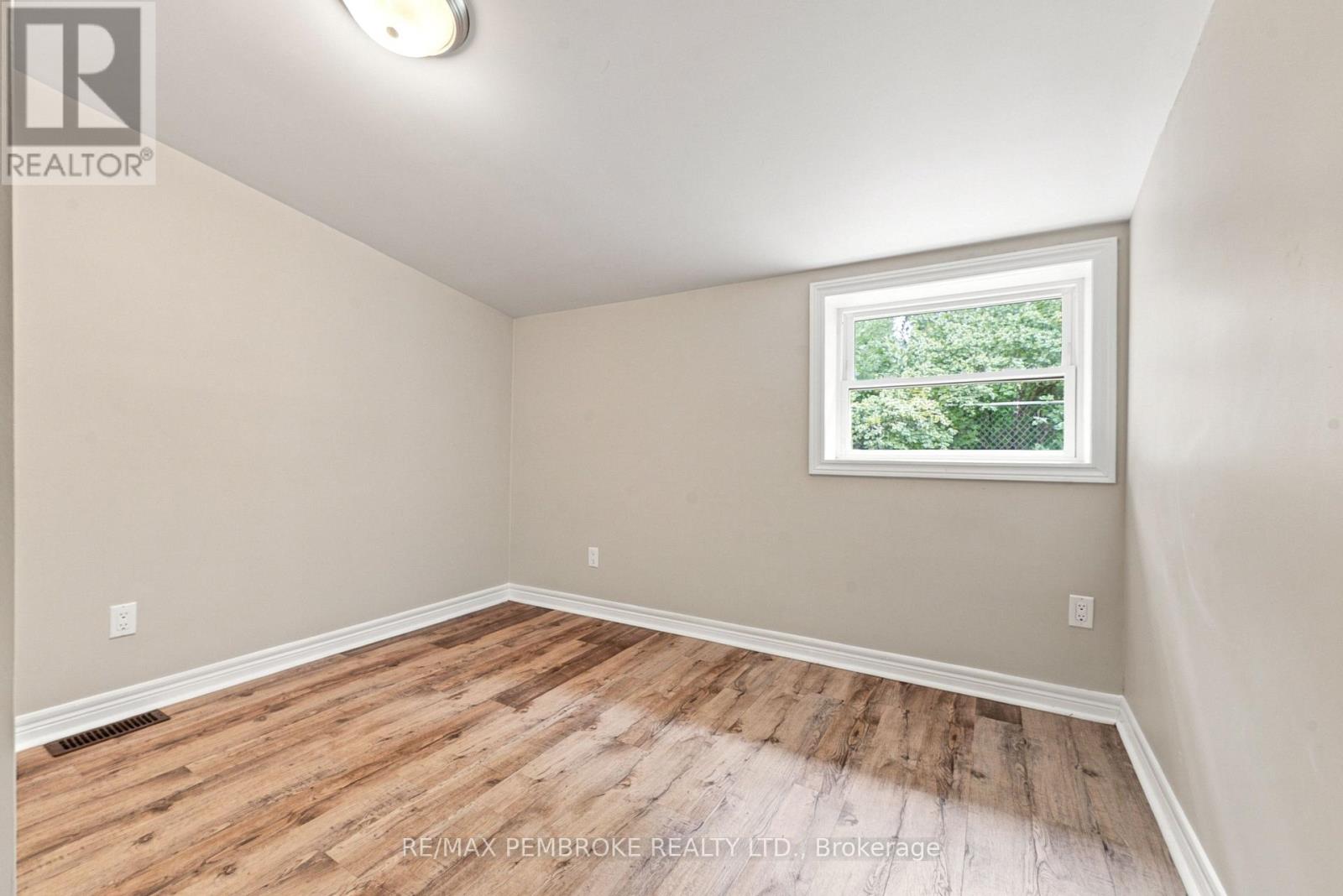 1469 Victoria Street, Petawawa, Ontario  K8H 2G2 - Photo 26 - X13748574