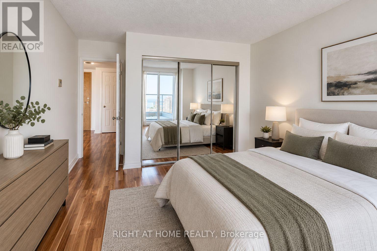 3110 - 77 Harbour Square, Toronto, Ontario  M5J 2S2 - Photo 21 - C13748540