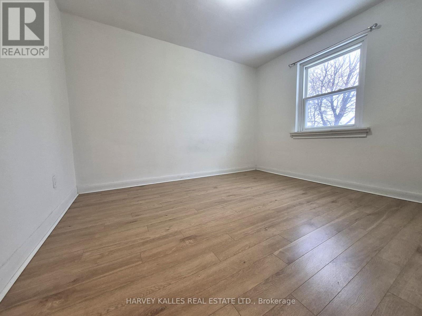 8 - 2905 St Clair Avenue E, Toronto, Ontario  M4B 1N5 - Photo 11 - E13748600