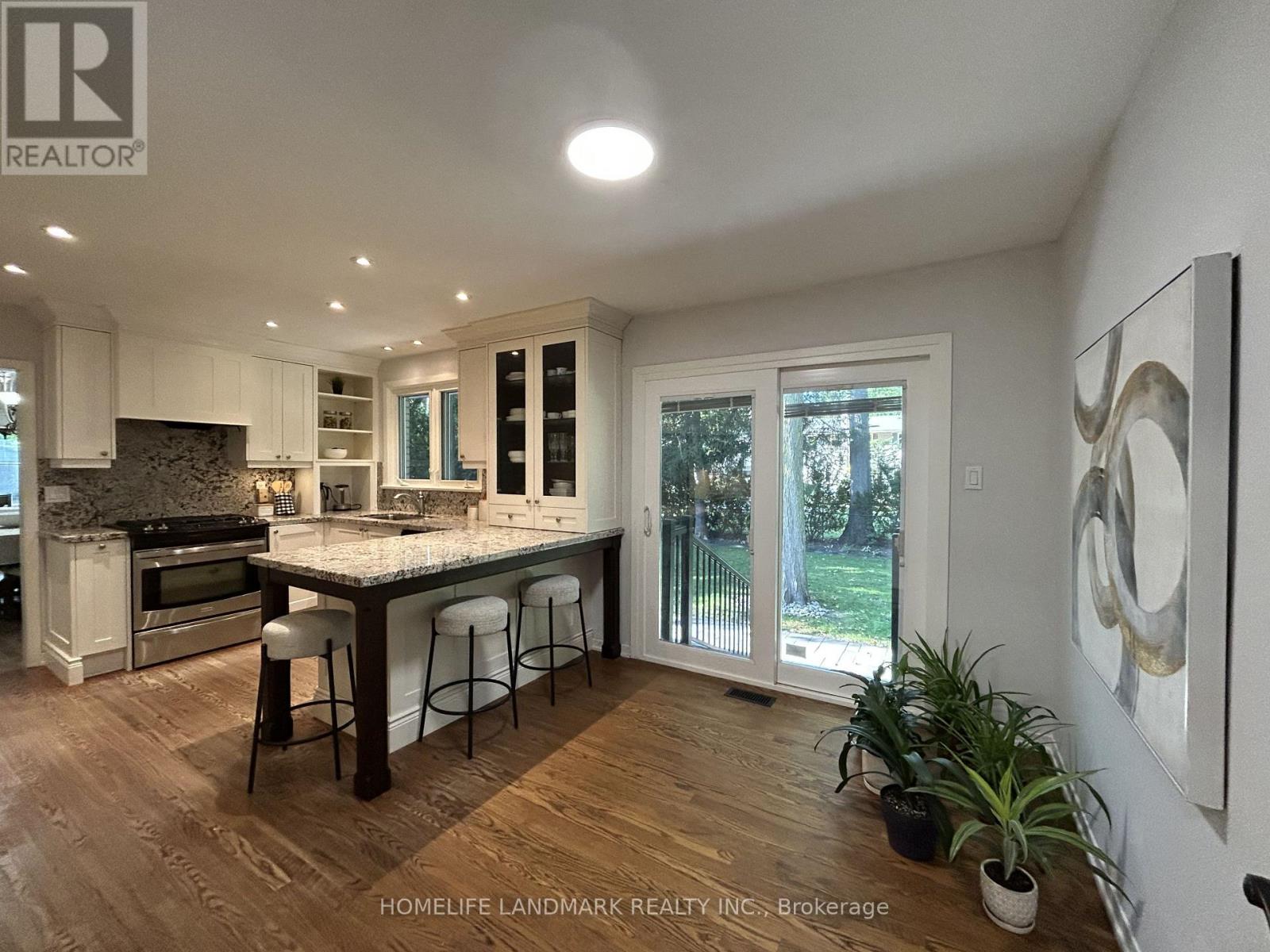 2410 Prince John Boulevard, Mississauga, Ontario L5K 1S2 - Photo 4 - W13748602