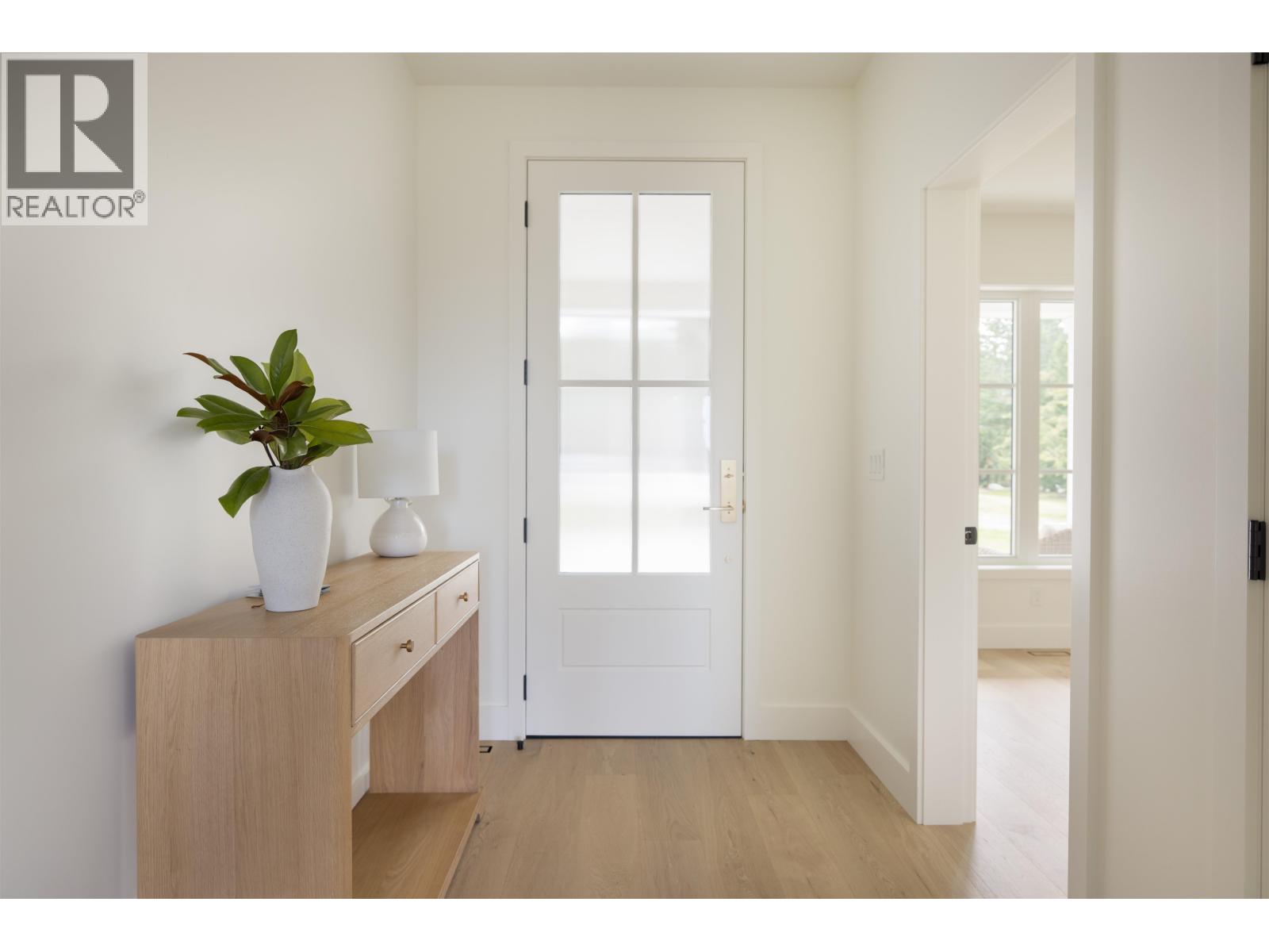 385 Solaz Place, Gibsons, British Columbia  V0N 1V5 - Photo 8 - R3151837