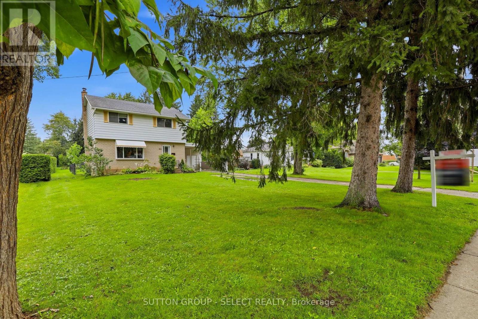 44 South Edgeware Road, St. Thomas, Ontario  N5P 2H4 - Photo 4 - X13748634