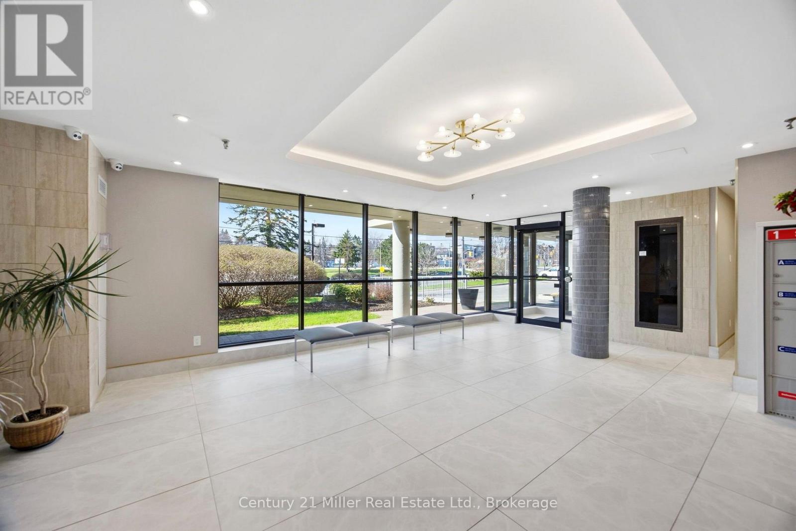 411 - 3845 Lake Shore Boulevard W, Toronto, Ontario  M8W 4Y3 - Photo 4 - W13748688