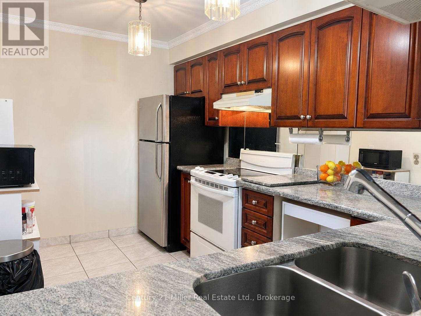 411 - 3845 Lake Shore Boulevard W, Toronto, Ontario  M8W 4Y3 - Photo 7 - W13748688