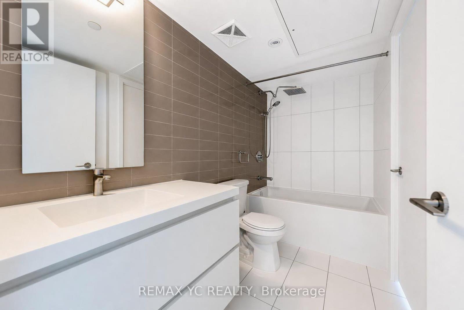 4611 - 75 Queens Wharf Road, Toronto, Ontario  M5V 0J8 - Photo 13 - C13748656