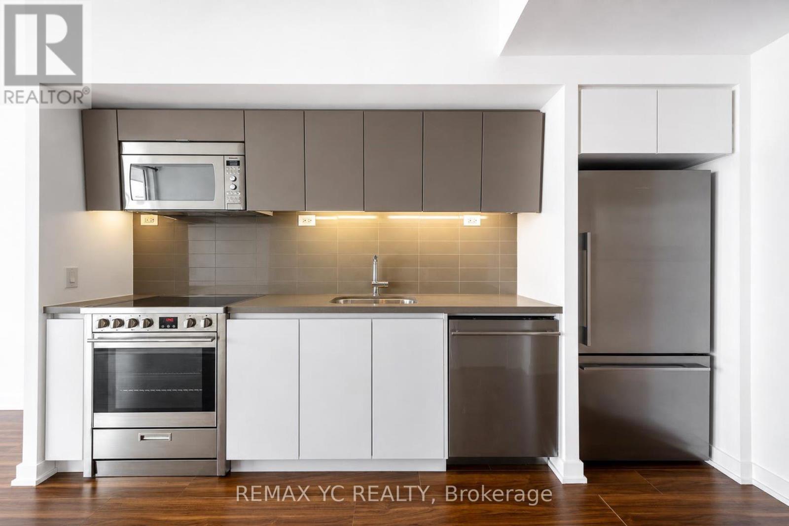 4611 - 75 Queens Wharf Road, Toronto, Ontario  M5V 0J8 - Photo 5 - C13748656