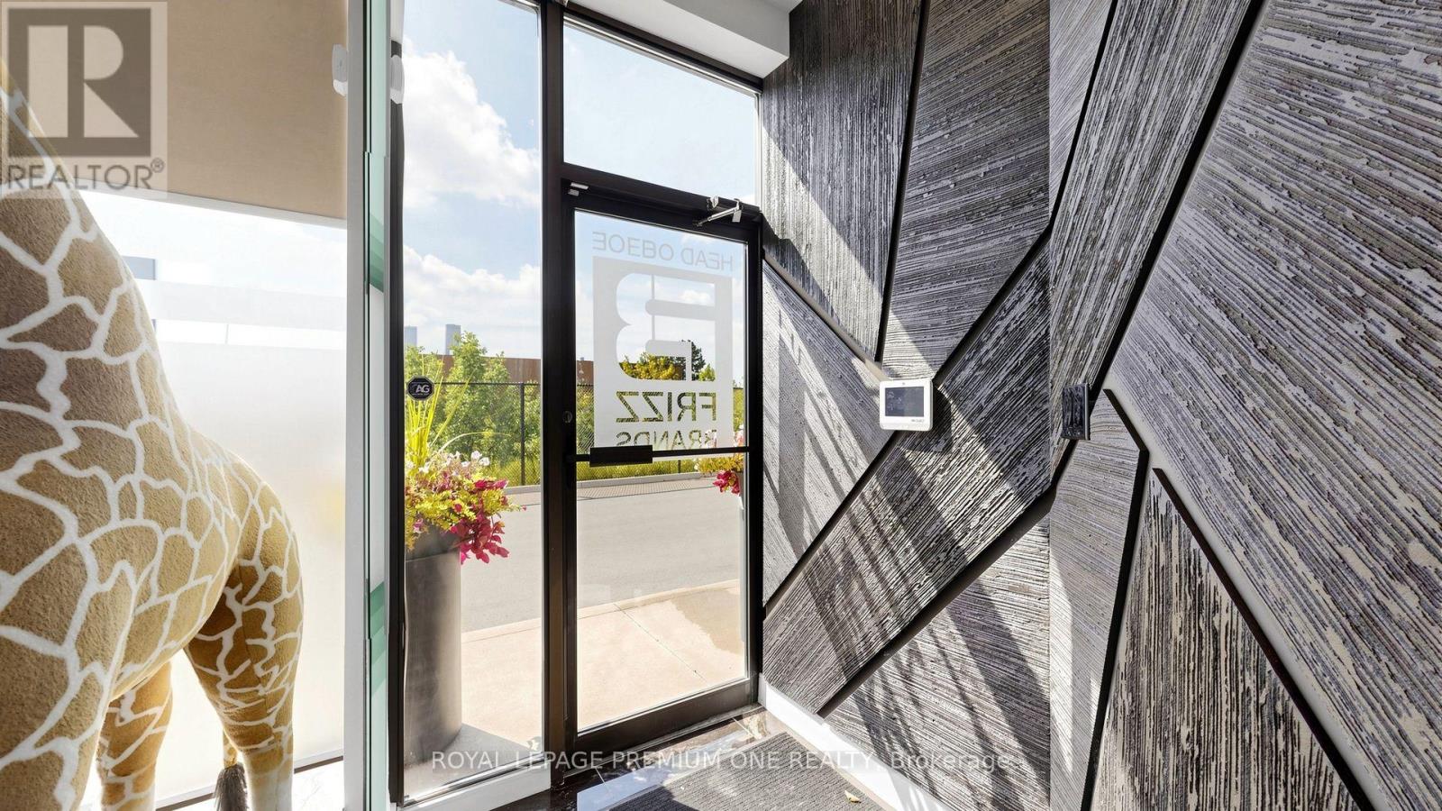 8 - 445 EDGELEY BOULEVARD, Vaughan, Ontario