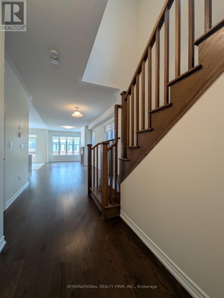 132 Laing Drive, Whitby, Ontario L1P 0N5 - Photo 3 - E13608378