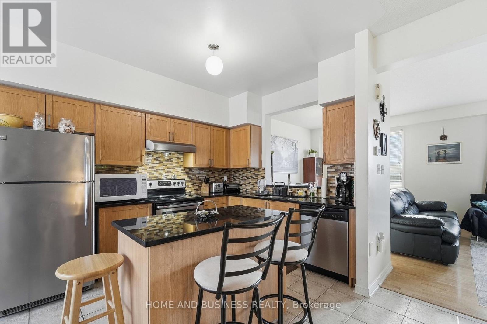154 - 7155 Magistrate Terrace, Mississauga, Ontario L5W 1Y9 - Photo 6 - W13716806