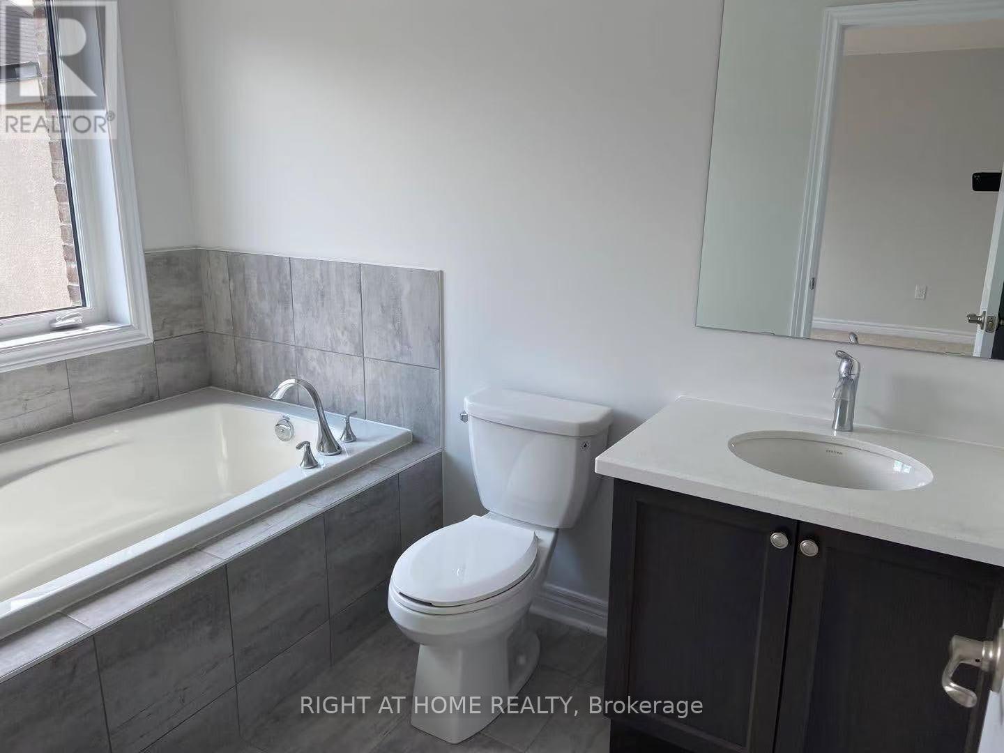 3312 Erasmum Street, Oakville, Ontario  L6M 4J9 - Photo 8 - W13748604