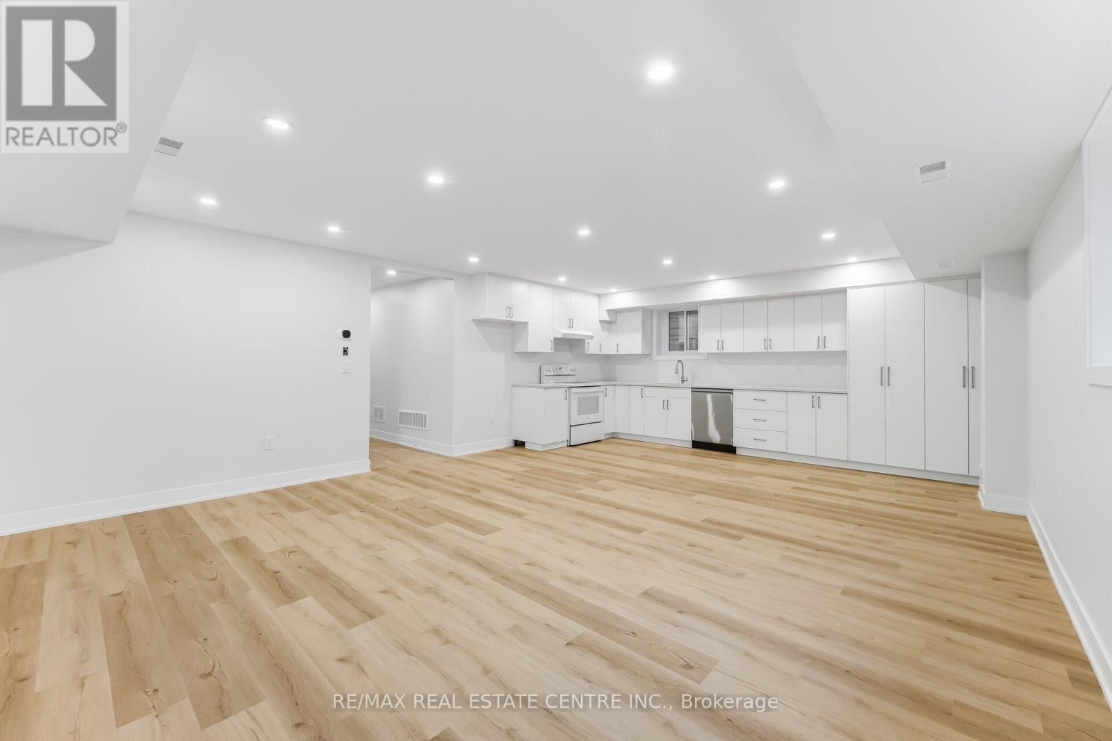 Basement - 11 Bentley Drive, Toronto, Ontario  M8Z 3L9 - Photo 10 - W13748614