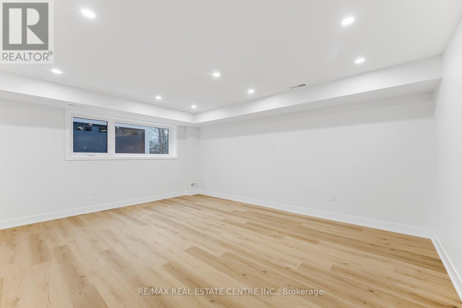 Basement - 11 Bentley Drive, Toronto, Ontario  M8Z 3L9 - Photo 13 - W13748614