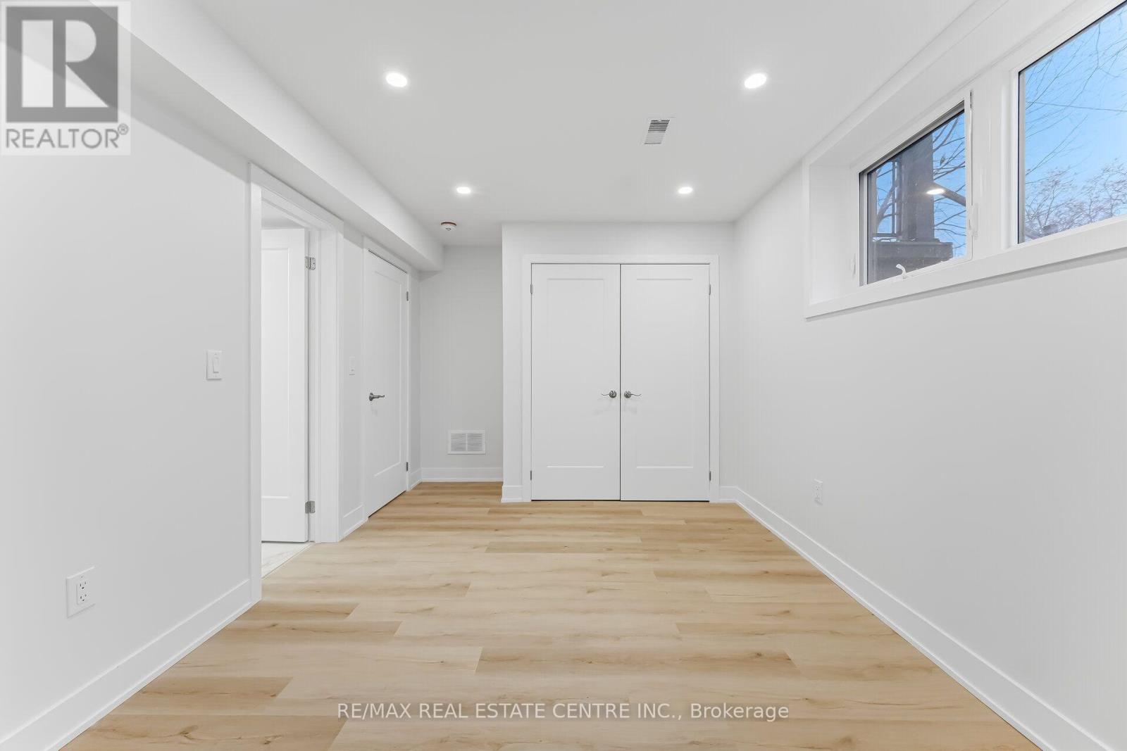 Basement - 11 Bentley Drive, Toronto, Ontario  M8Z 3L9 - Photo 20 - W13748614