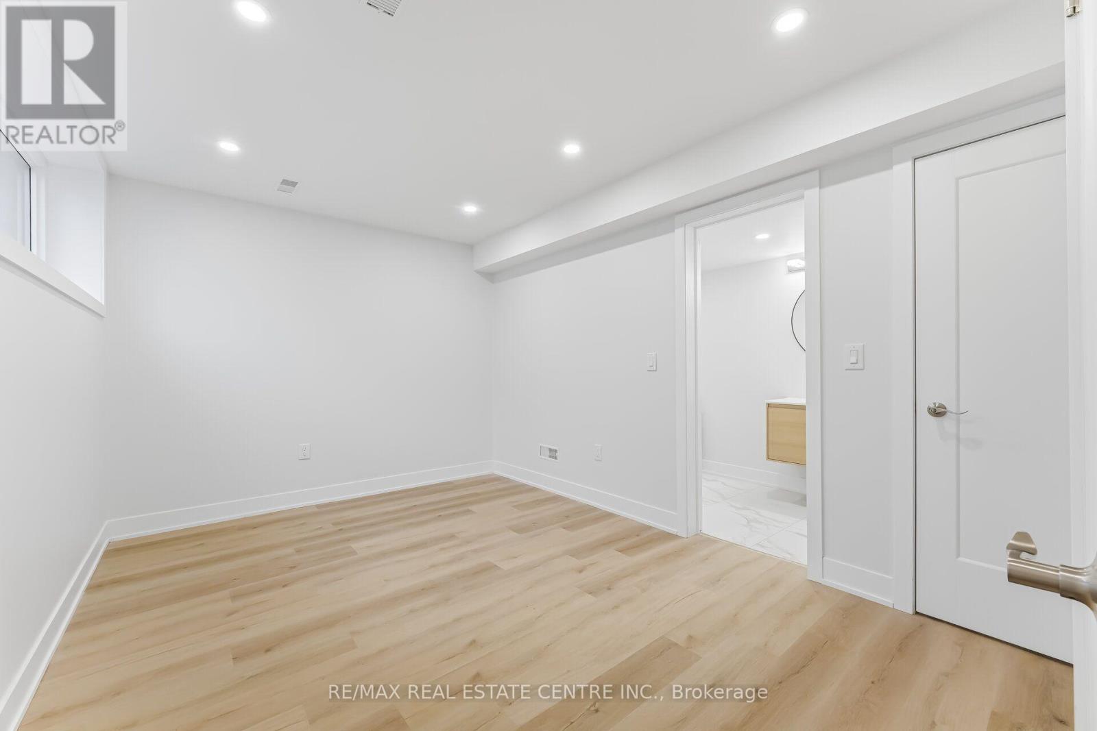 Basement - 11 Bentley Drive, Toronto, Ontario  M8Z 3L9 - Photo 21 - W13748614