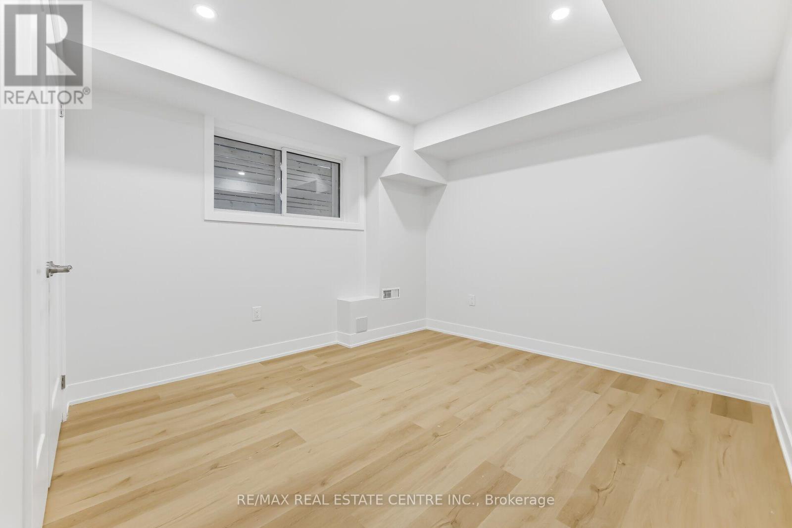 Basement - 11 Bentley Drive, Toronto, Ontario  M8Z 3L9 - Photo 24 - W13748614