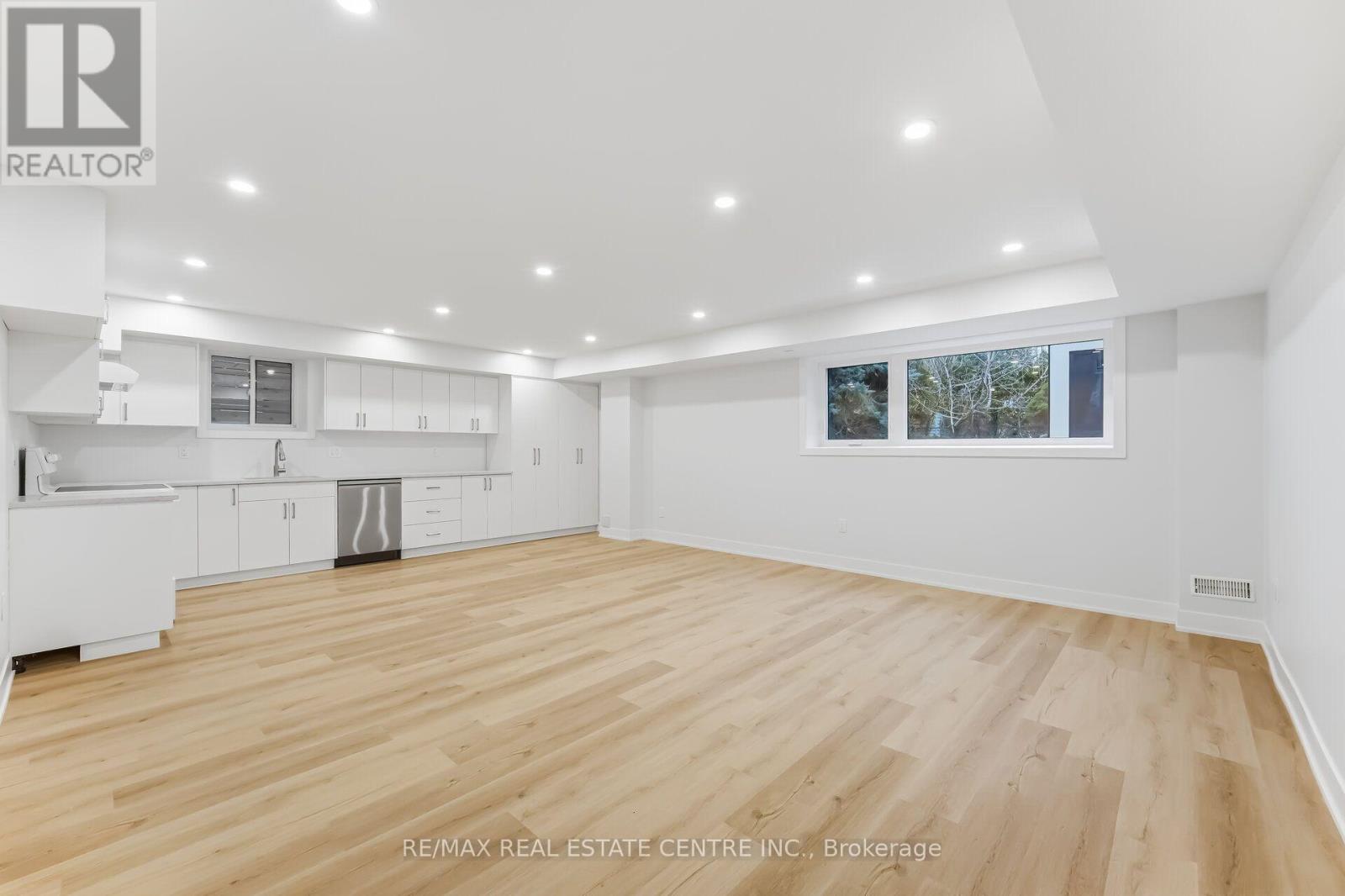 Basement - 11 Bentley Drive, Toronto, Ontario  M8Z 3L9 - Photo 9 - W13748614