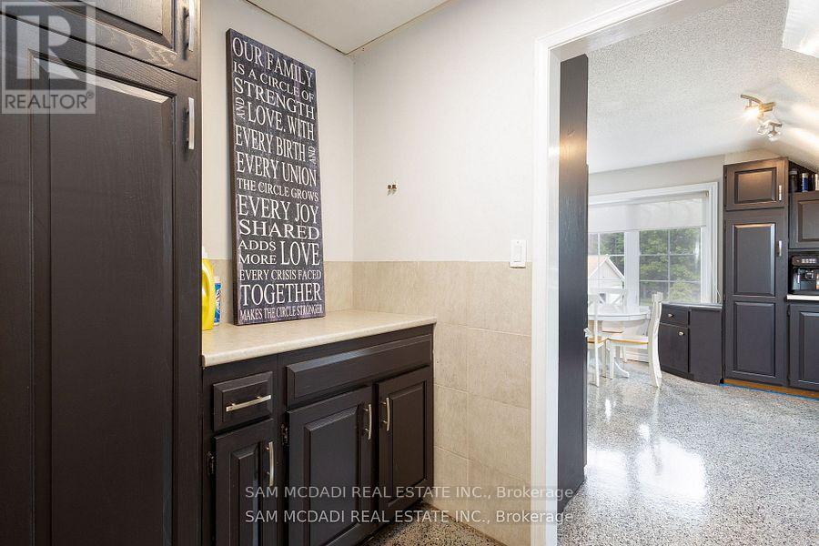 Upper - 14011 Trafalgar Road, Halton Hills, Ontario  L7G 4S4 - Photo 11 - W13748658