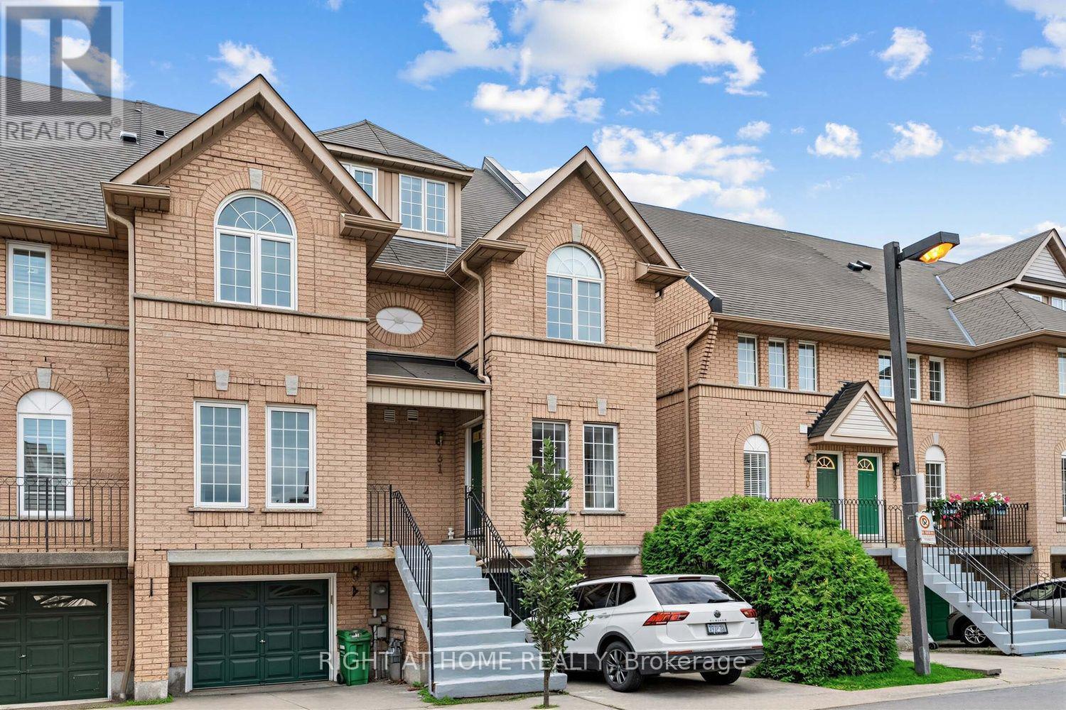 31 - 80 Strathaven Drive, Mississauga, Ontario  L5R 3V9 - Photo 2 - W13748670