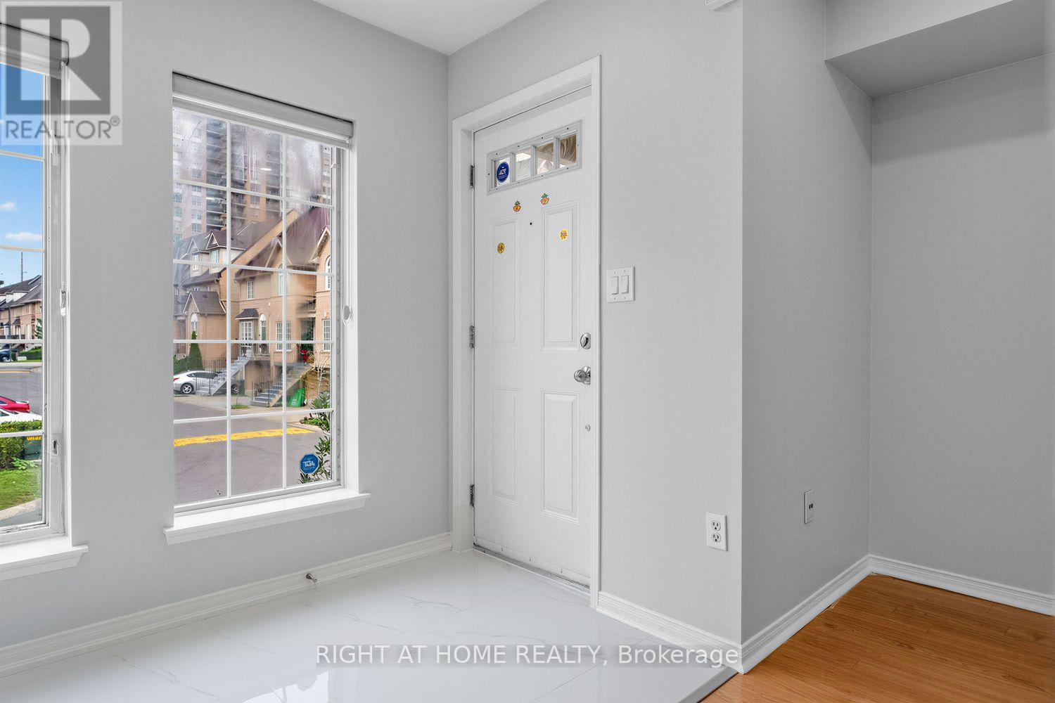 31 - 80 Strathaven Drive, Mississauga, Ontario  L5R 3V9 - Photo 4 - W13748670