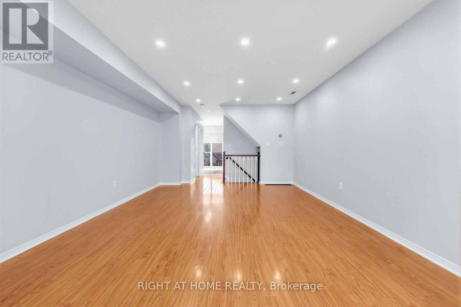 31 - 80 Strathaven Drive, Mississauga, Ontario  L5R 3V9 - Photo 5 - W13748670