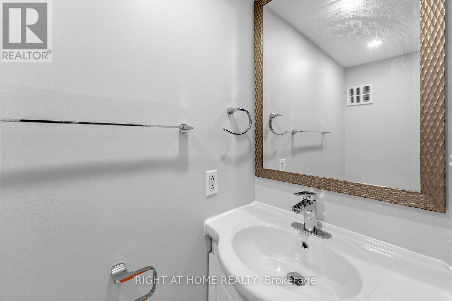 31 - 80 Strathaven Drive, Mississauga, Ontario  L5R 3V9 - Photo 8 - W13748670