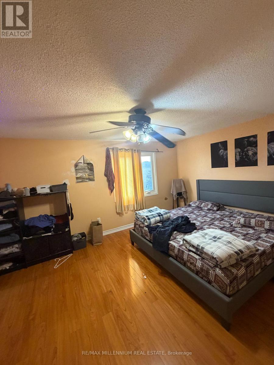 10 Hendricks Crescent, Brampton, Ontario  L6Y 4K9 - Photo 3 - W13748672