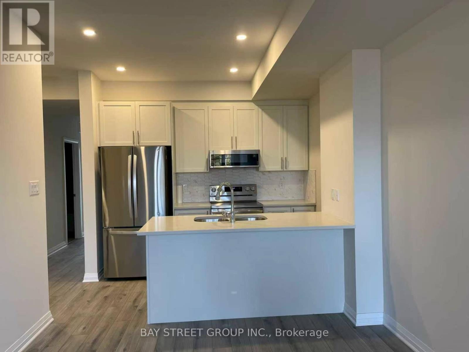 205 - 12 Blanshard Street, Hamilton, Ontario  L8P 2A3 - Photo 2 - X13748682