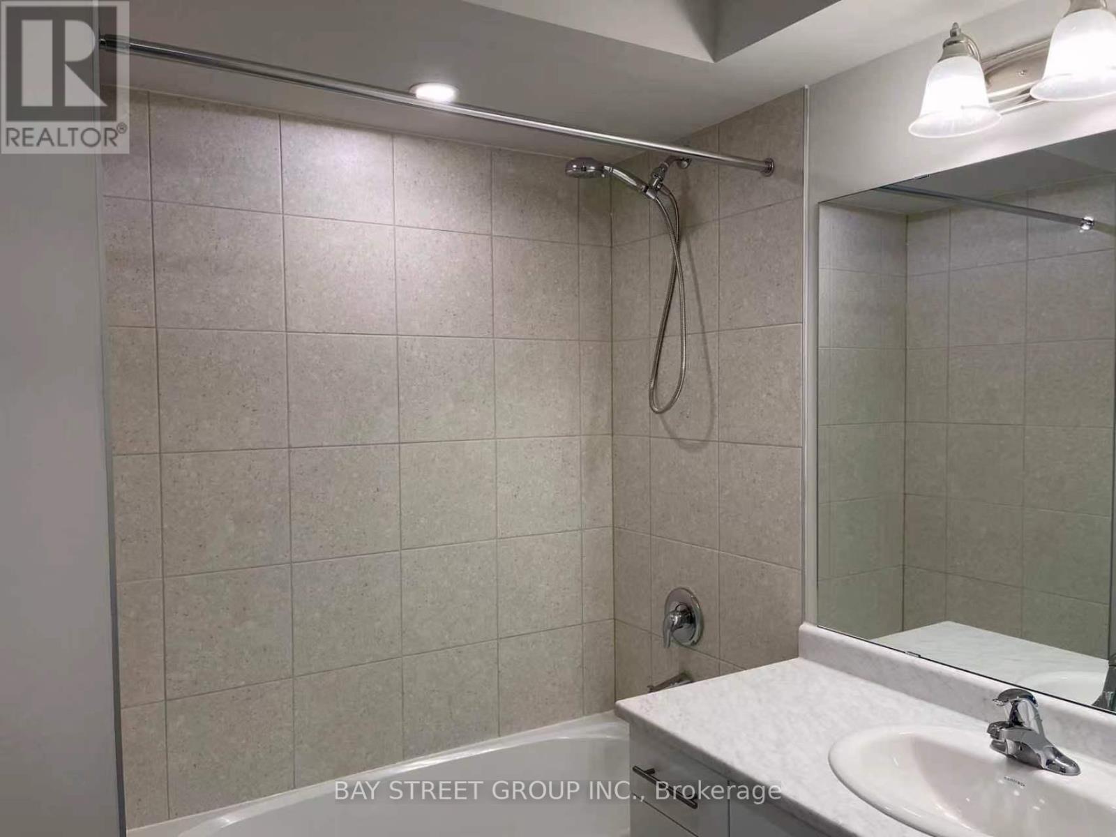 205 - 12 Blanshard Street, Hamilton, Ontario  L8P 2A3 - Photo 8 - X13748682