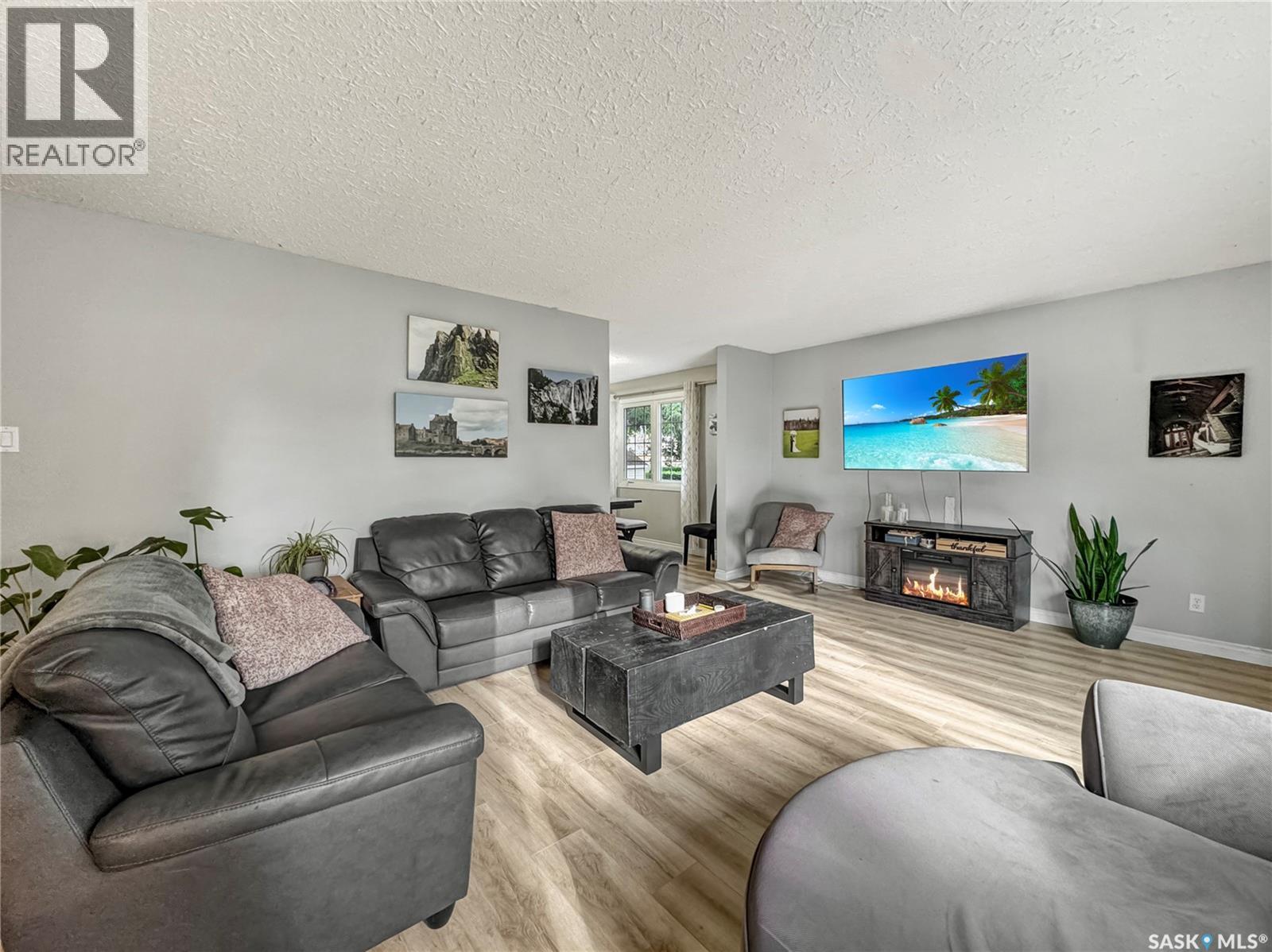 2061 95th Street, North Battleford, Saskatchewan  S9A 3C6 - Photo 3 - SK047500