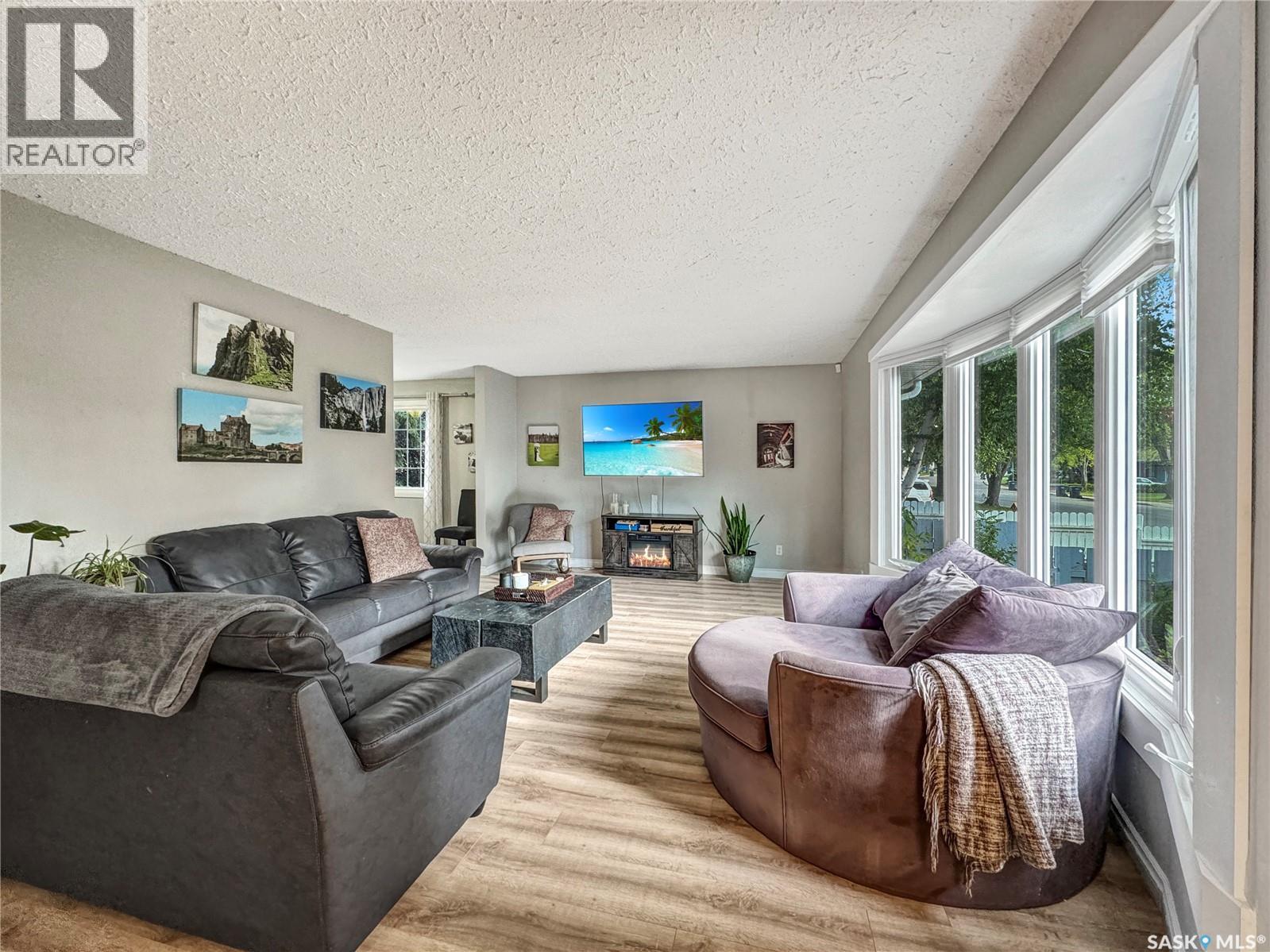 2061 95th Street, North Battleford, Saskatchewan  S9A 3C6 - Photo 4 - SK047500