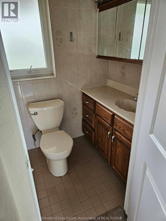 14022 Riverside Drive East, Tecumseh, Ontario  N8N 1B6 - Photo 11 - 26021404